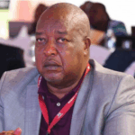 EACC detectives during a dawn raid on Nyamira Governor Amos Nyaribo’s home and offices over a Ksh382 million corruption scandal.