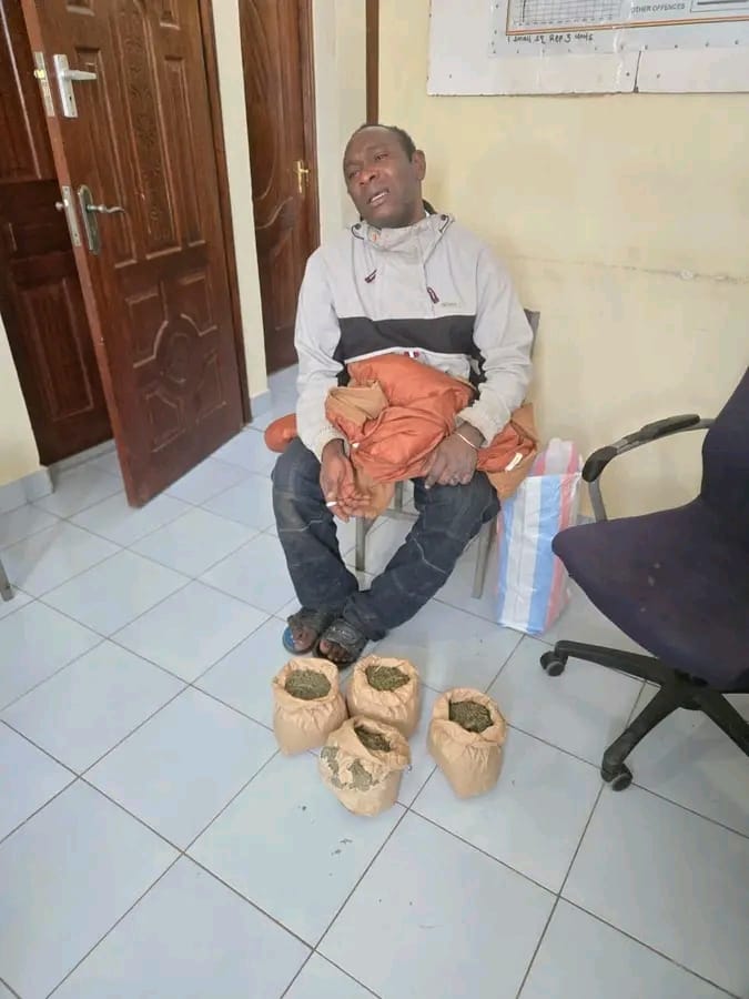 Kibra police officers during a drug crackdown operation in Ayani Estate