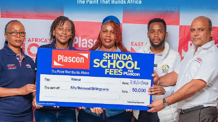 Painters using Kansai Plascon paint during the Rangi Ya Chapaa cash rewards promotion.